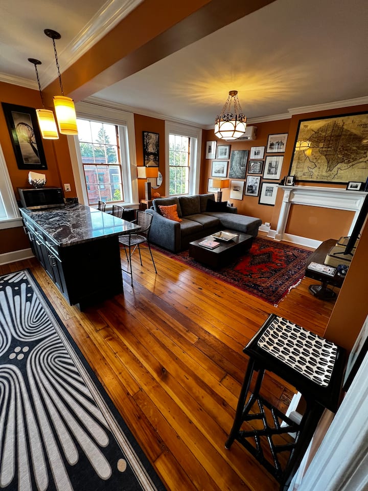 The Grand Delphey: Downtown Modern Penthouse