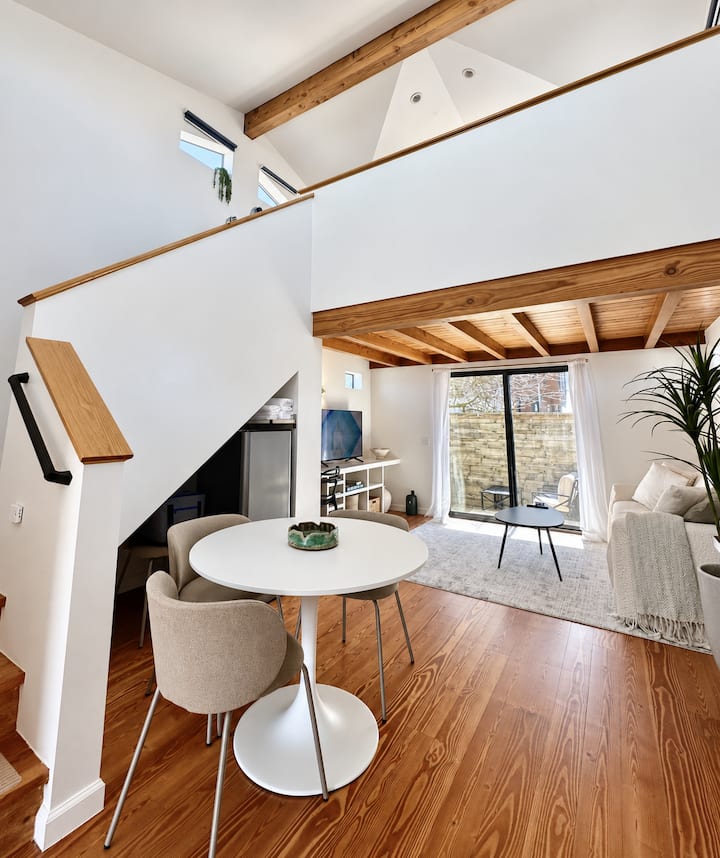 Contemporary Coastal Residence | Walk to Beach