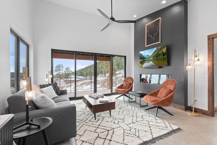 Red Rocks & Mountain Retreat/Unique Cabin/Hiking