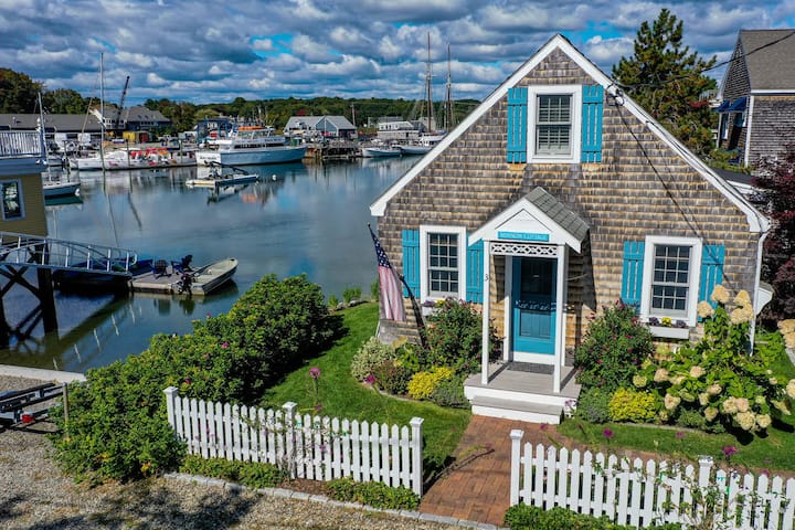 Minnow Cottage waterfront, in-town Kennebunkport