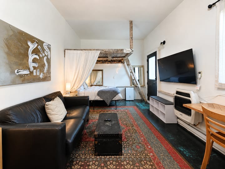 Nala’s Loft - a Tiny Apartment in Thomas