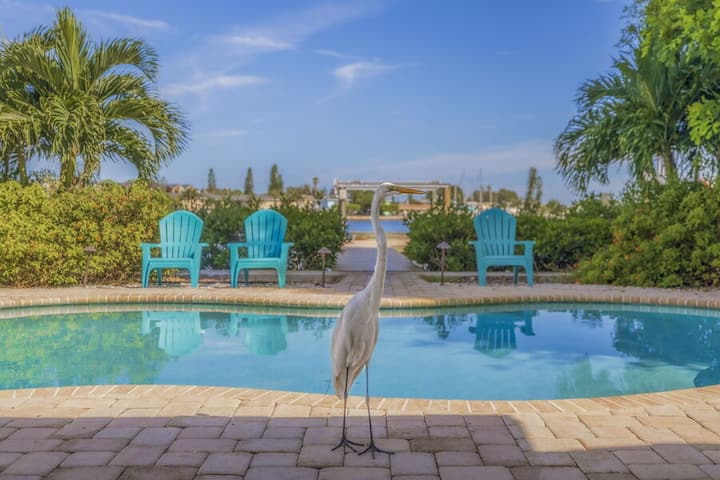 Pelican Bay Heated Pool, Water View & Nearby Beach