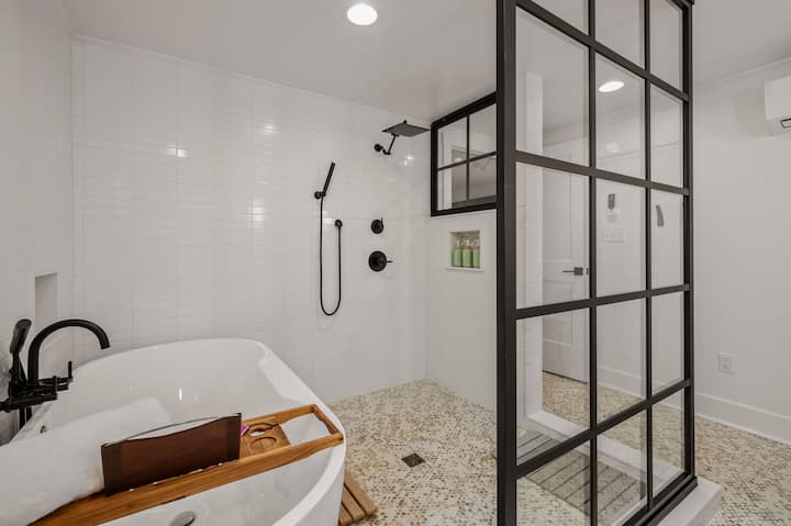 Private Hot Tub + Spa Bath | OBX Couples Retreat