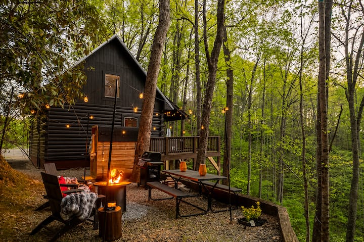 Luxury Couples Retreat | Hot Tub•Sauna•Cold Plunge