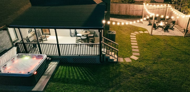 Hot Tub+Gas Fire Pit+Outdoor Oasis+Lights+Murals