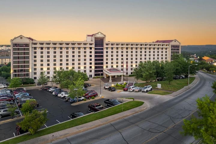 Thousand Hills Resort Hotel