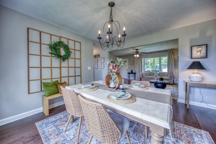 Cozy Knoxville Retreat Near Downtown & UT