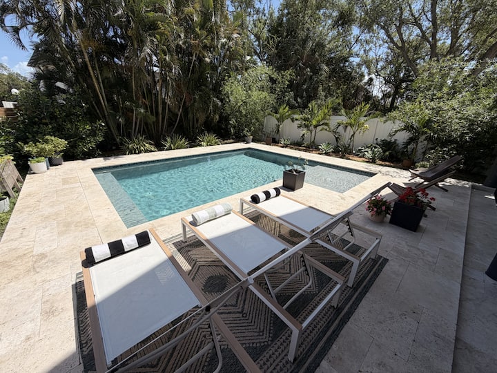 Island pool home min. to DT St. Pete & Beaches
