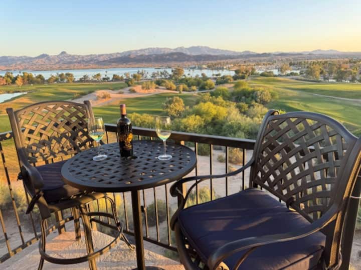 Penthouse - Lake Views - Walk to Bridge & Channel