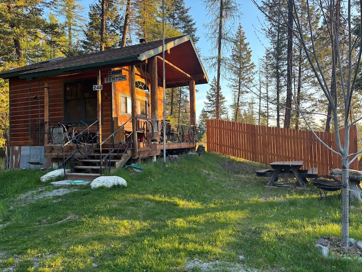 "Camp Benton" Cabin in the Woods