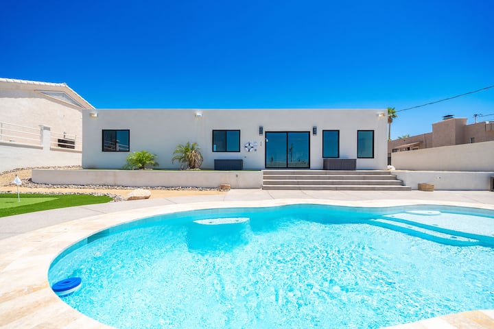 Havasu | Fun & Sun · Pool Escape