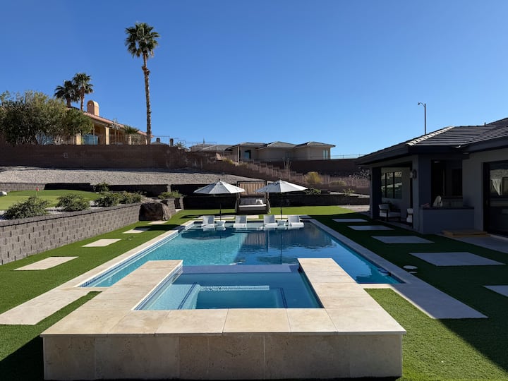 Fully Furnished Henderson Hideaway by Lake LV
