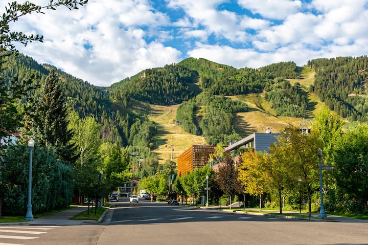 Remodeled Studio Condo the Heart of Aspen
