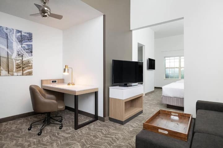 King Suite | SpringHill Suites | Historic Triangle