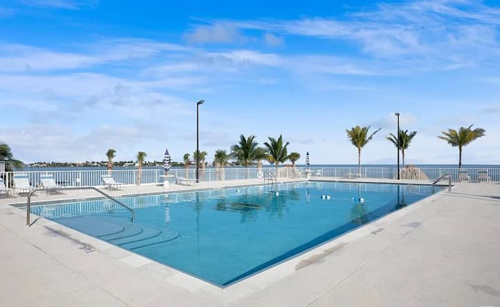 OCEAN community, perfect condo
