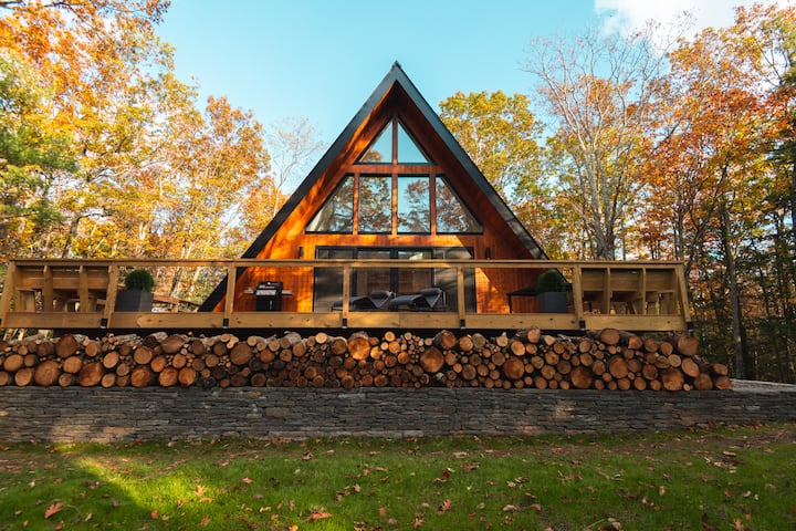 Stunning 2-Bedroom A-Frame in the Woods with Sauna