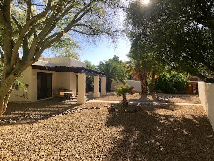 1BR Guest House with Private Yard