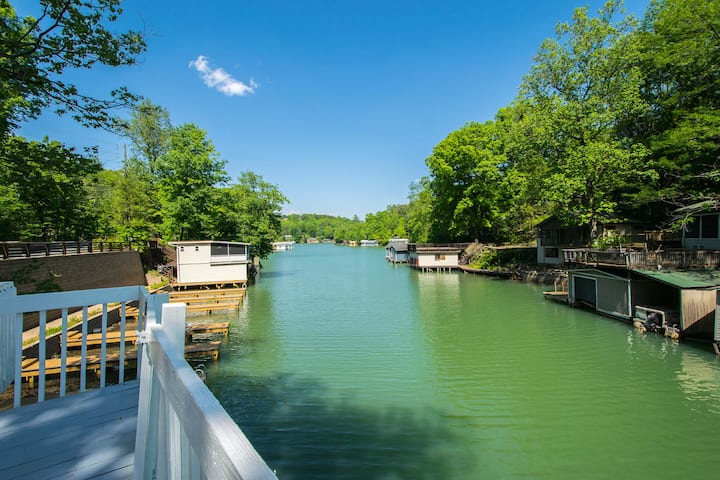 Lake Lure Retreat w/ Free Tix | Dock + 2 Decks