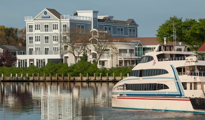 Hyannis Harbor Hotel - King Bed with Sleeper Sofa
