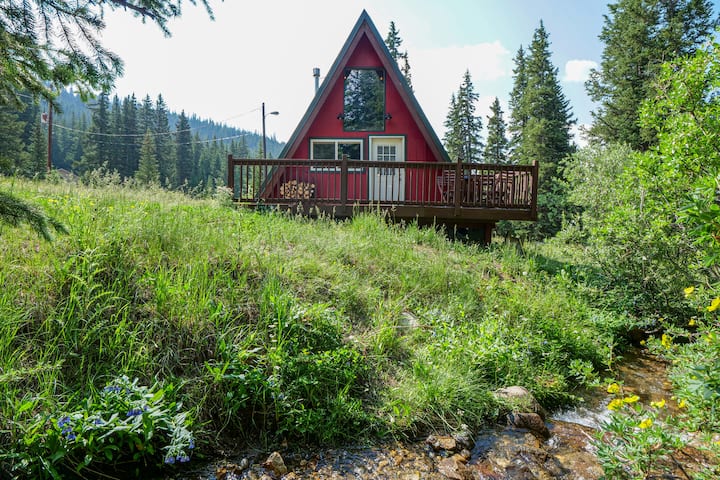 Creekside A-Frame with Hot Tub - 12 miles to Breck
