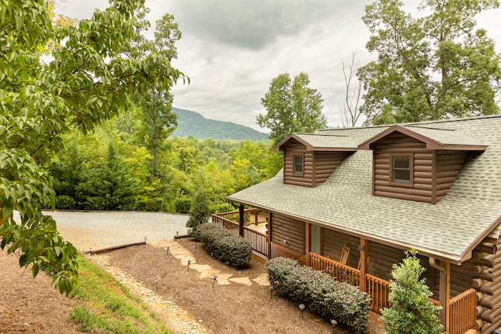 The Lookout at Lake Lure | Hot Tub & Epic Views!