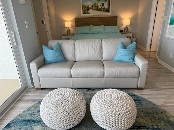 Sally’s Seaside Escape – Beach Studio + Gulf Views