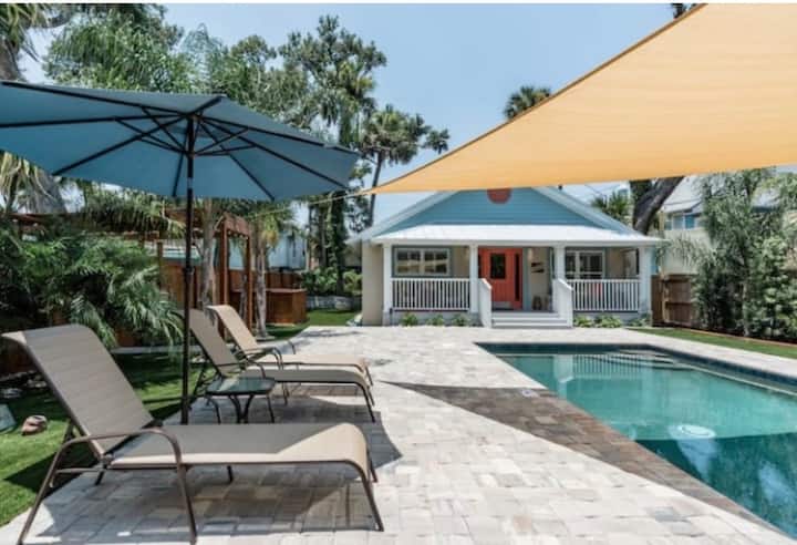 Gorgeous Hideaway w/Pool in Historic Downtown NSB