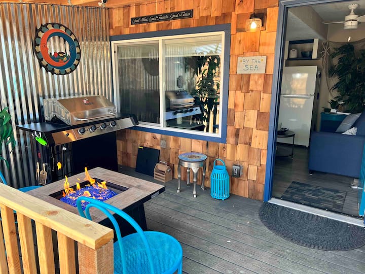 06 Mermaid Hideaway 1BR Sleeps 3 Walk to Beach