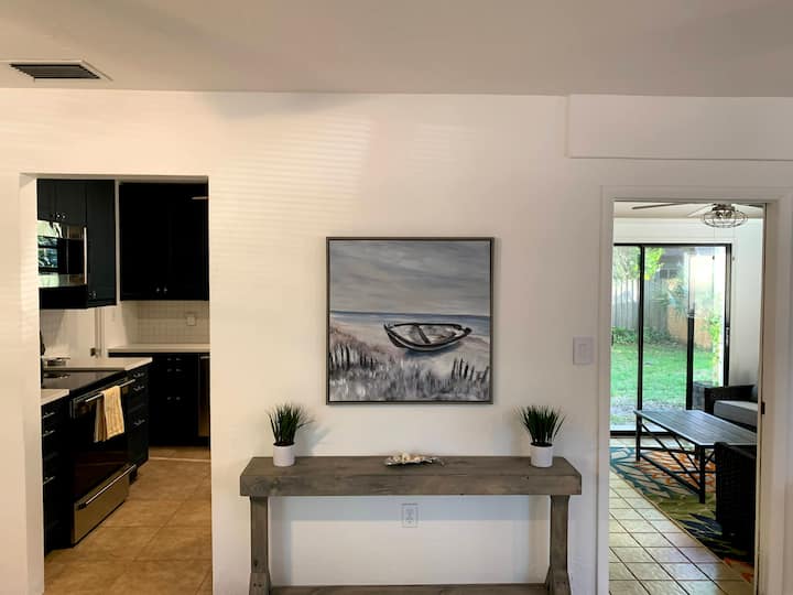 Updated Ranch Near Beaches/Downtown - Pet Friendly