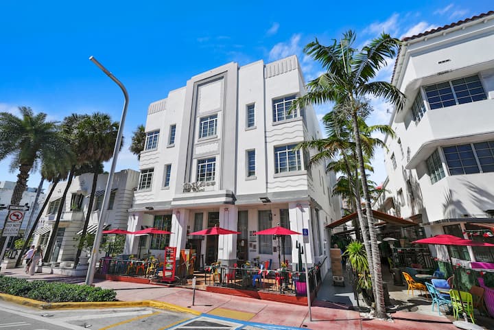 South Beach Collins Ave, 2 Beds, Near Ocean Drive