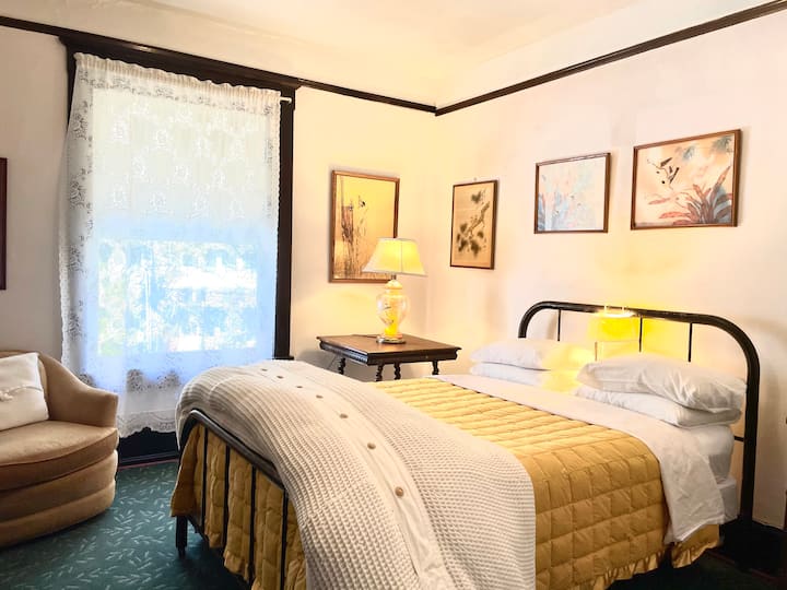 Standard Room D at Historic Panama Hotel Japantown