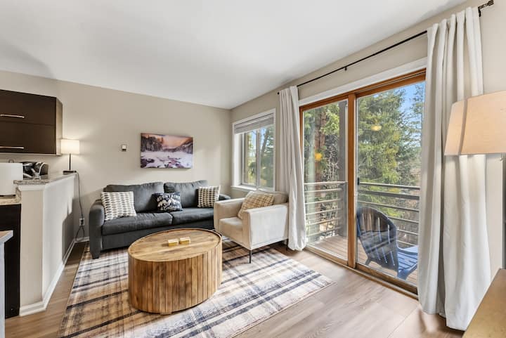 NEW! Creekside Balcony, Walk to Town & Trails