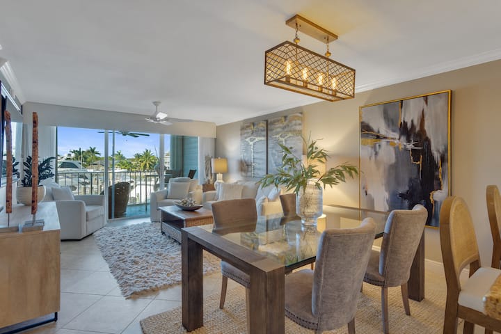River Views & Coastal Elegance – Moorings Retreat