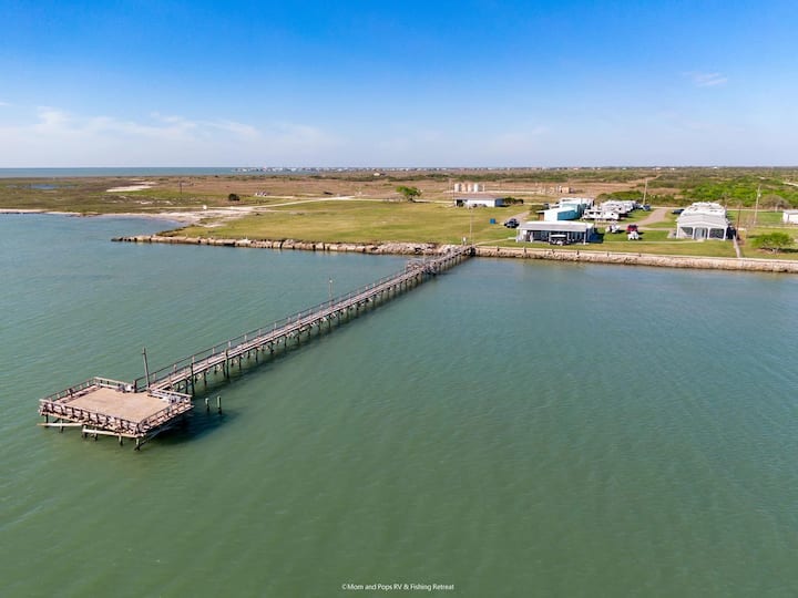 Murphy’s Landing—Waterfront— 325’ Private Pier