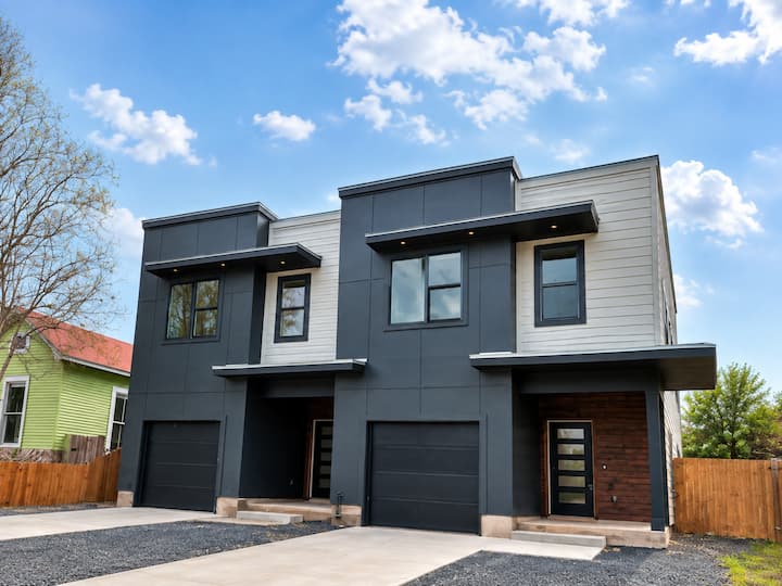 Moe’s Place | Modern 3BR • 10 Min to River Walk