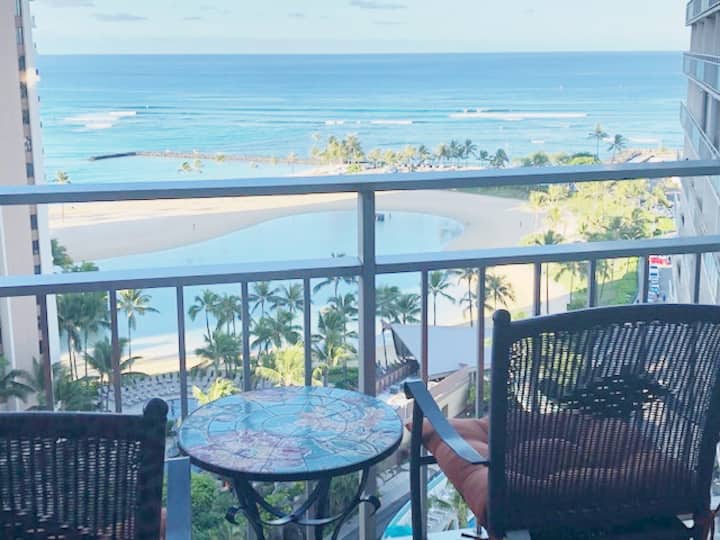 Amazing Waikiki Beach Views!!