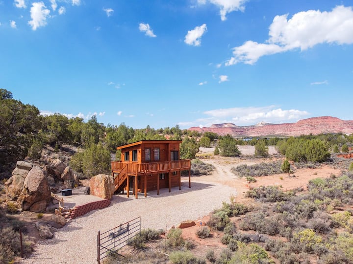 Tiny home with panoramic views & excellent stargaz
