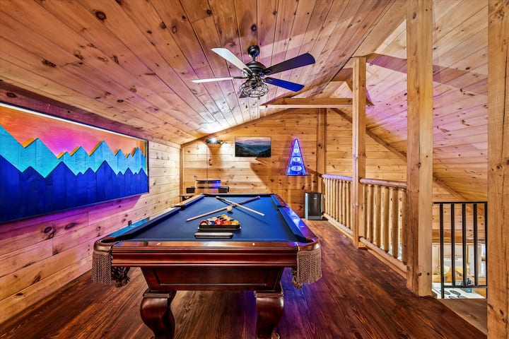 New Listing! Private Cozy Cabin with Game Loft