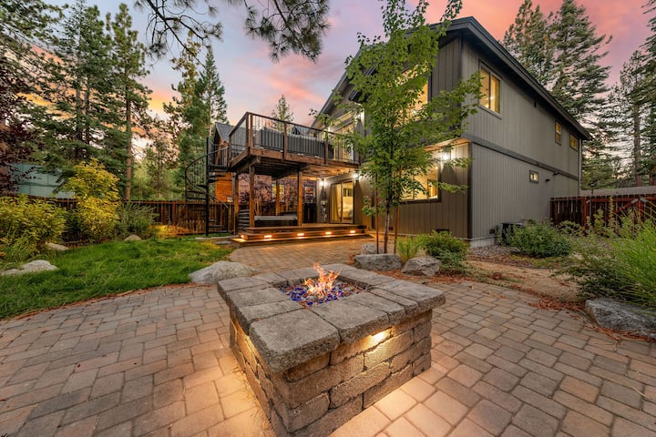Cedar & Stone | South Lake Tahoe Retreat | Hot Tub
