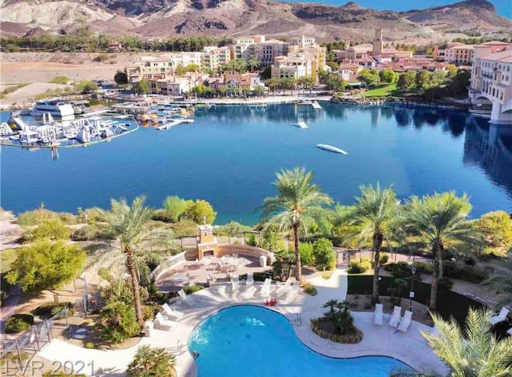 Las vegas lake view golf studio (No resort fees)