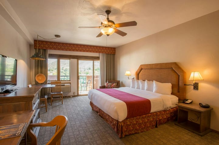 Table Mountain Inn