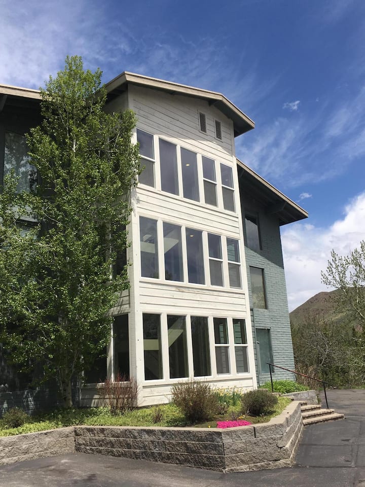 Cozy Ketchum Studio in the Perfect Location
