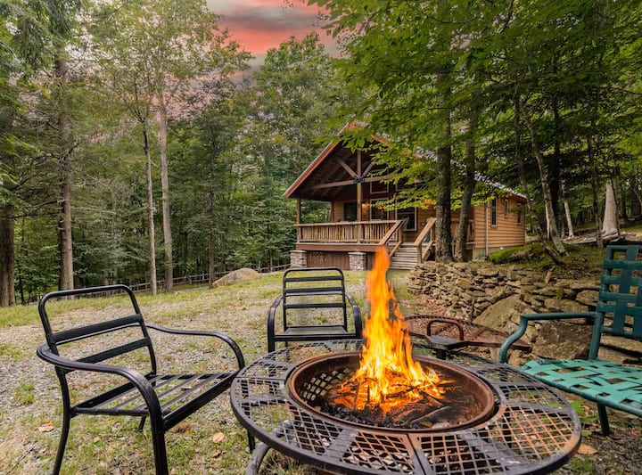 Hearth and Horn Cabin on tranquil Beech mtn