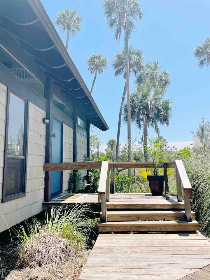 Crystal River Bungalow with boat slip
