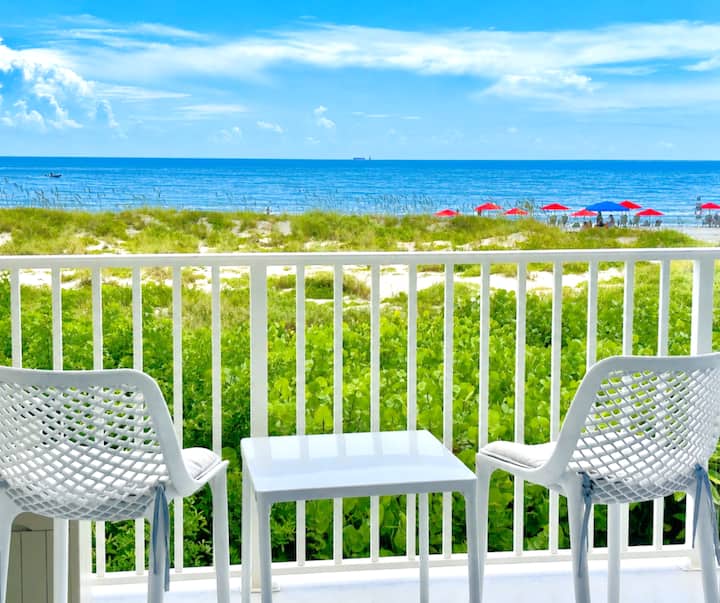 Oceanfront Apartment - Beach View, Private Balcony
