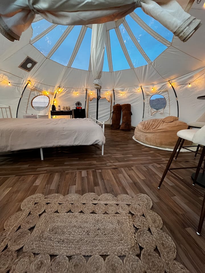 Lotus Tent Bath, Hot Shower, Starlink & Blackstone