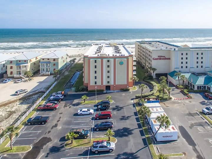 Oceanfront with *king bed*Gulf View *hot tub *pool