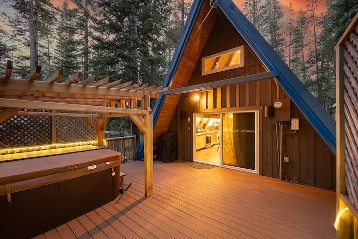 Summer A-Frame Escape: Hot Tub, Deck, Trails, Lake