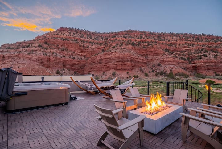 Grand Kanab'n- Rooftop Hot Tub, Red Rock Views