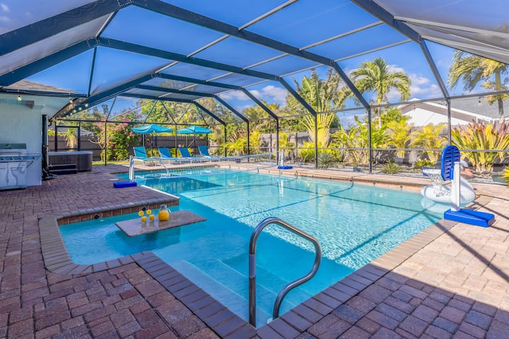 Heated Pool + Hot Tub |3BR | Large Pool|Sleeps 10